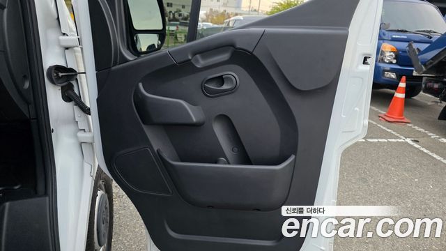 Renault Korea Master 2.3 Van L 2022 — фото 25