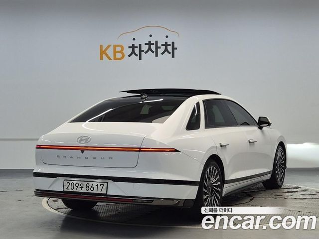 Hyundai Grandeur (GN7) 2,5 Gasoline 2WD Calligraphy 2023 — фото 3