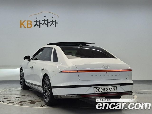 Hyundai Grandeur (GN7) 2,5 Gasoline 2WD Calligraphy 2023 — фото 4