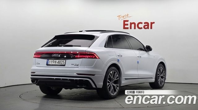 Audi Q8 (4M) 55 TFSI Quattro Premium 2022 — фото 2
