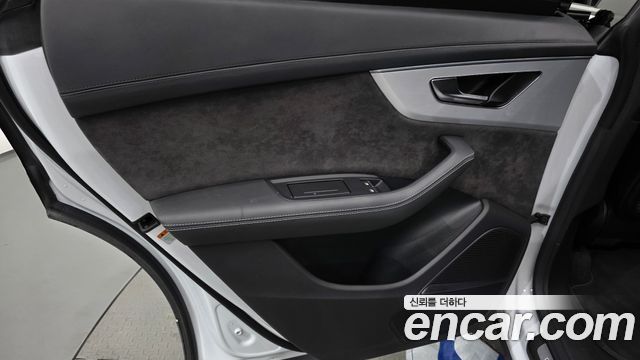 Audi Q8 (4M) 55 TFSI Quattro Premium 2022 — фото 25