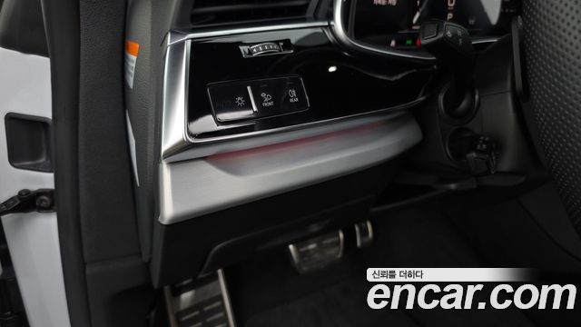 Audi Q8 (4M) 55 TFSI Quattro Premium 2022 — фото 31