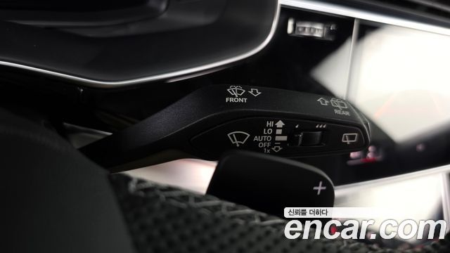 Audi Q8 (4M) 55 TFSI Quattro Premium 2022 — фото 34