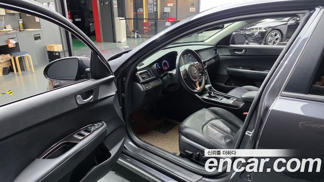Kia K5 (II) 2.0 MX Prestige 2017 — фото 10