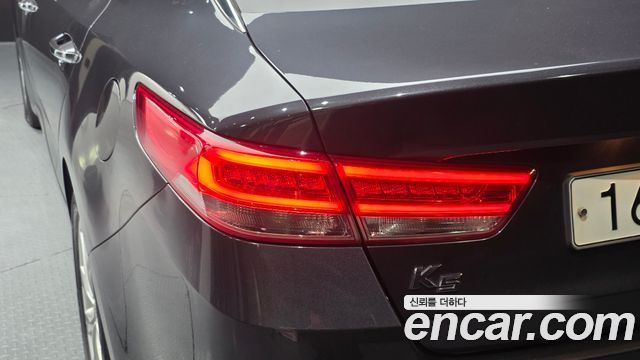 Kia K5 (II) 2.0 MX Prestige 2017 — фото 23