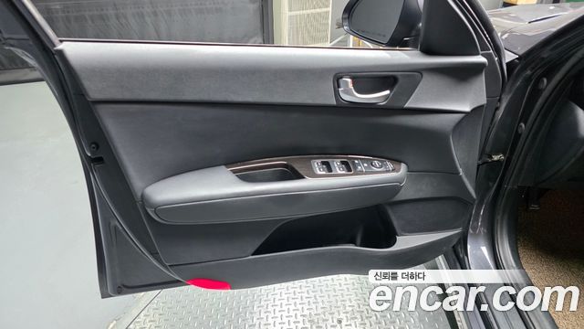 Kia K5 (II) 2.0 MX Prestige 2017 — фото 24