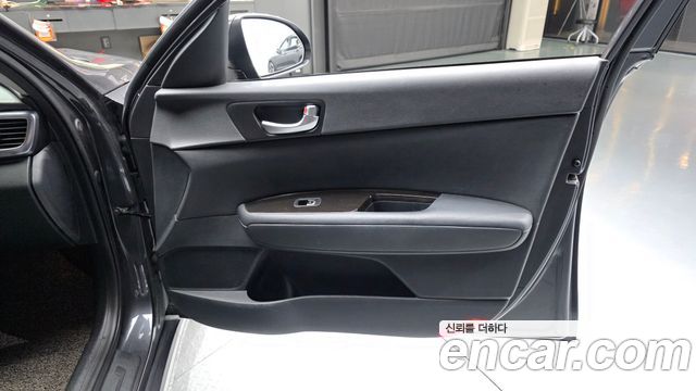 Kia K5 (II) 2.0 MX Prestige 2017 — фото 25