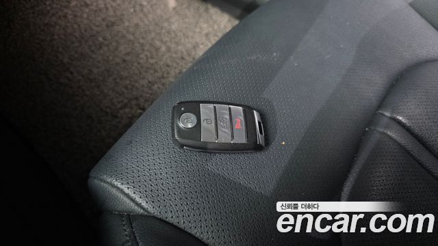 Kia K5 (II) 2.0 MX Prestige 2017 — фото 30