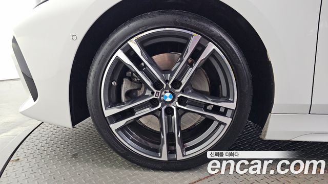 BMW 1 Series (F40) 120i M Sports 2023 — фото 5