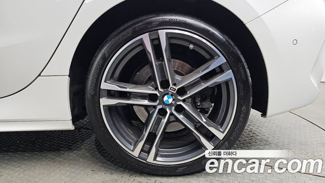 BMW 1 Series (F40) 120i M Sports 2023 — фото 21