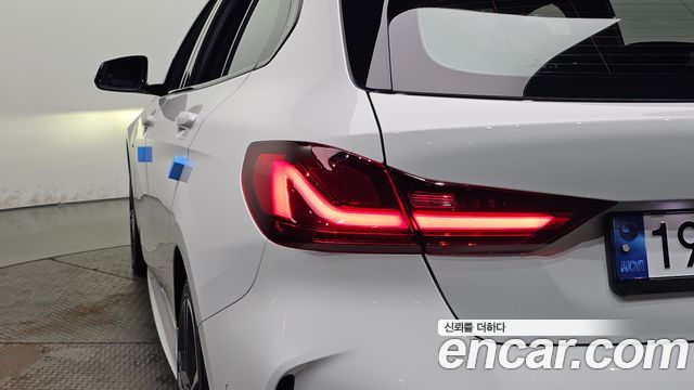 BMW 1 Series (F40) 120i M Sports 2023 — фото 23