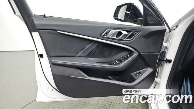 BMW 1 Series (F40) 120i M Sports 2023 — фото 24