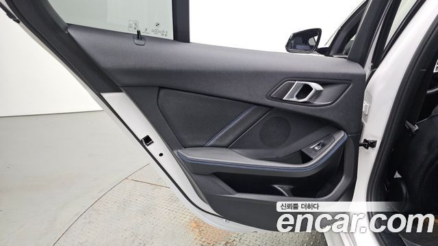 BMW 1 Series (F40) 120i M Sports 2023 — фото 25