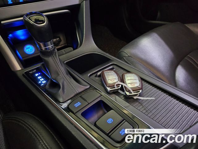 Hyundai Sonata Hybrid (LF) 2.0 HEV Premium 2017 — фото 9
