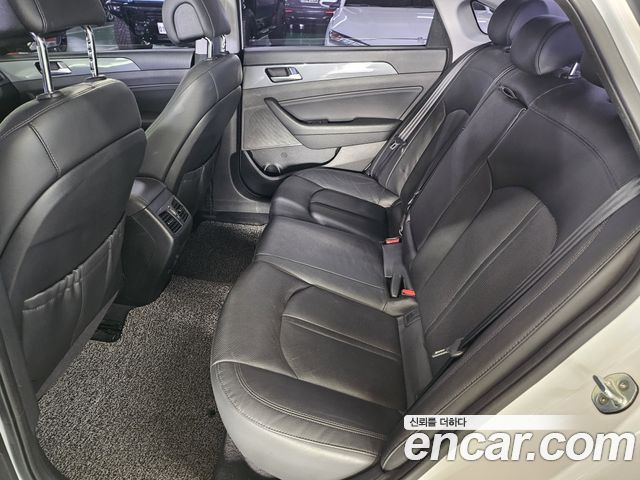 Hyundai Sonata Hybrid (LF) 2.0 HEV Premium 2017 — фото 15