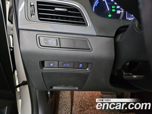 Hyundai Sonata Hybrid (LF) 2.0 HEV Premium 2017 — фото 18