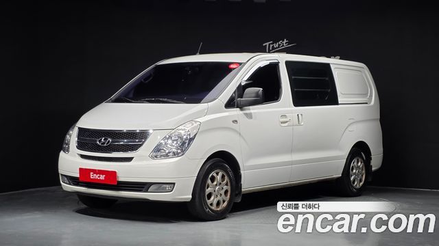 Hyundai Grand Starex 3-Seater VAN CVX Deluxe