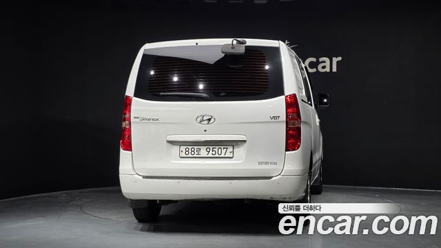 Hyundai Grand Starex 3-Seater VAN CVX Deluxe 2015 — фото 4