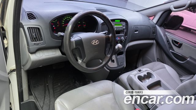 Hyundai Grand Starex 3-Seater VAN CVX Deluxe 2015 — фото 7