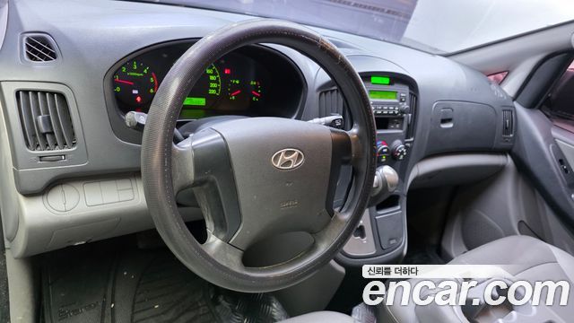 Hyundai Grand Starex 3-Seater VAN CVX Deluxe 2015 — фото 13