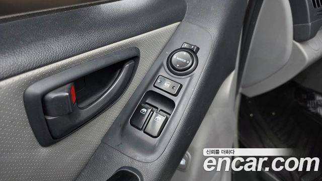 Hyundai Grand Starex 3-Seater VAN CVX Deluxe 2015 — фото 14