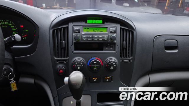 Hyundai Grand Starex 3-Seater VAN CVX Deluxe 2015 — фото 15