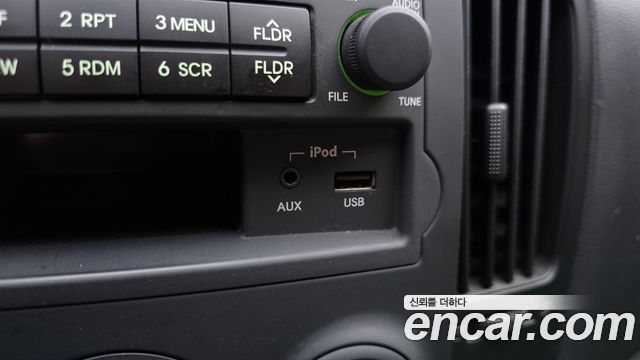 Hyundai Grand Starex 3-Seater VAN CVX Deluxe 2015 — фото 17