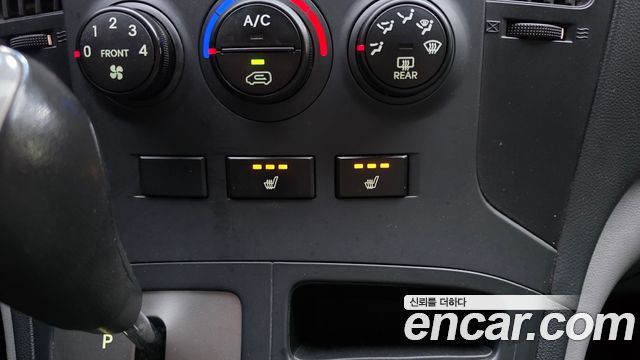 Hyundai Grand Starex 3-Seater VAN CVX Deluxe 2015 — фото 18