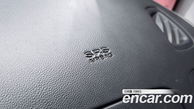 Hyundai Grand Starex 3-Seater VAN CVX Deluxe 2015 — фото 19