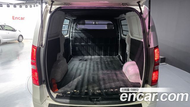Hyundai Grand Starex 3-Seater VAN CVX Deluxe 2015 — фото 20