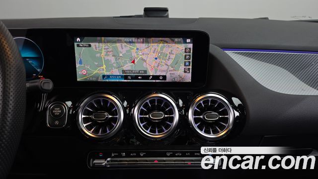 Mercedes-Benz GLA-Class (H247) GLA45 AMG 4MATIC+ 2022 — фото 12