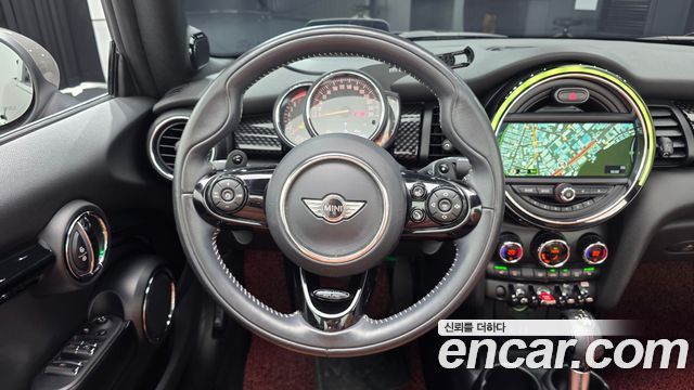 MINI Cooper S Convertible Standard 3rd 2018 — фото 17