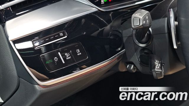 Audi A8 (D5) 55 TFSI Quattro LWB 2021 — фото 16