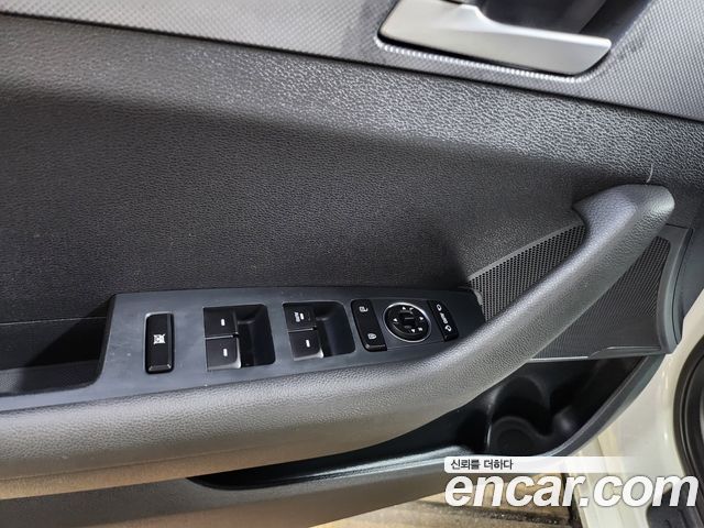 Hyundai Sonata (LF) 2.0 Style Special 2017 — фото 20