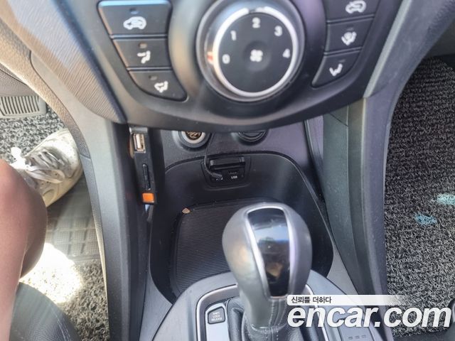 Hyundai Santa Fe (DM) Diesel(e-VGT) 2.0 2WD Morden 2014 — фото 22