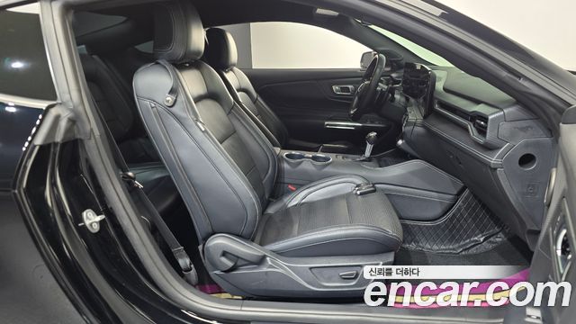Ford Mustang (VII) 5.0 GT Premium Coupe 2024 — фото 32