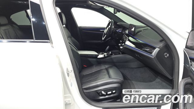 BMW 5 Series (G30) 530i M Sport Package 2023 — фото 11