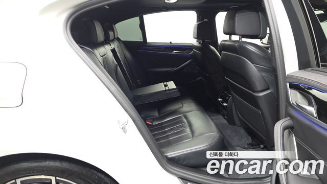 BMW 5 Series (G30) 530i M Sport Package 2023 — фото 12