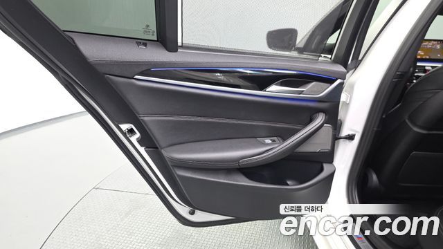 BMW 5 Series (G30) 530i M Sport Package 2023 — фото 25