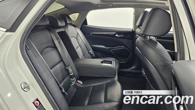 Kia K7 3.0 LPI Luxury (Rental Car) 2018 — фото 12