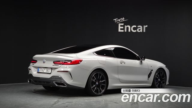 BMW 8 Series (G15) M850i xDrive Coupe 2022 — фото 2
