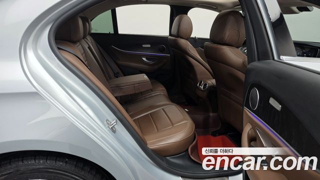Mercedes-Benz E-Class (W213) E300 4MATIC Avnatgarde 2017 — фото 12
