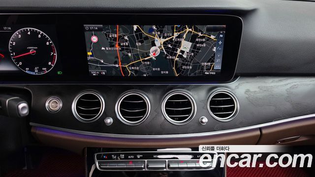 Mercedes-Benz E-Class (W213) E300 4MATIC Avnatgarde 2017 — фото 15