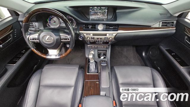 Lexus ES300h Executive XV60 2016 — фото 7