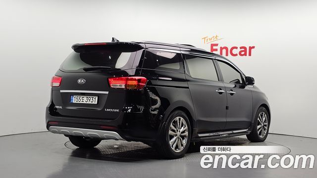 Kia Carnival 7-seater Limousine President 2017 — фото 2