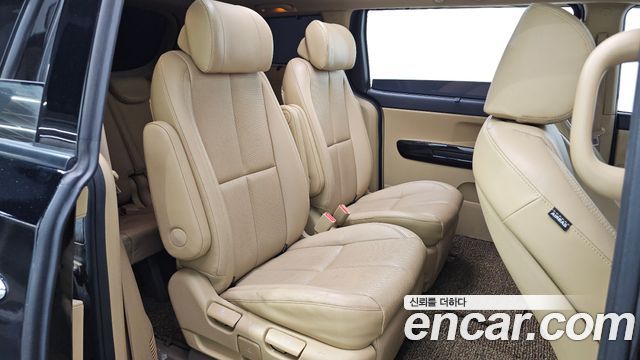Kia Carnival 7-seater Limousine President 2017 — фото 11