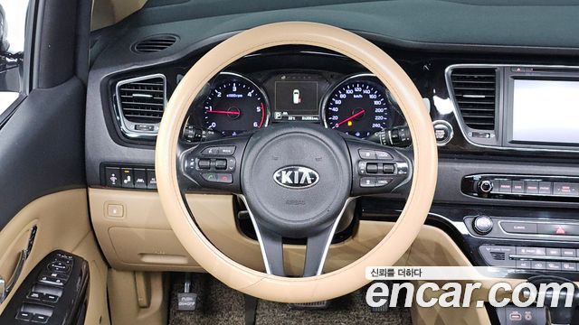 Kia Carnival 7-seater Limousine President 2017 — фото 13
