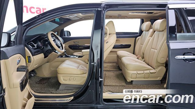 Kia Carnival 7-seater Limousine President 2017 — фото 17