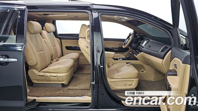 Kia Carnival 7-seater Limousine President 2017 — фото 19