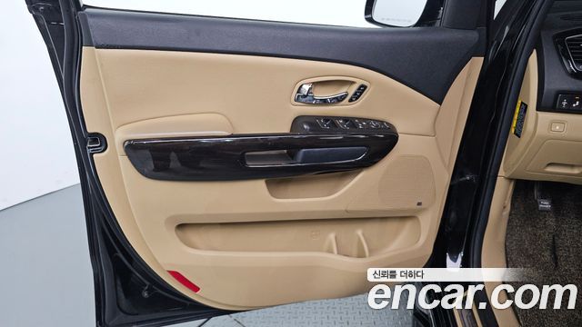 Kia Carnival 7-seater Limousine President 2017 — фото 24